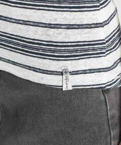 Khujo MATAMA - T-shirt Con Stampa - Naturweiß-dunkelblau Gestreift, Donna -Offerte khujo Negozio a6db190ebbee413e888a969f164820d8