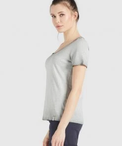 Khujo PERGOLA - T-shirt Basic - Grau, Donna 16 Khujo PERGOLA - T-shirt Basic - Grau, Donna -Offerte khujo Negozio f193358404e54d9d9fa1f209ed4c0d88