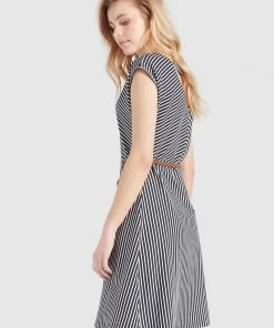 Khujo LEIFA - Vestito Estivo - Dunkelblau-weiß Gestreift, Donna 14 Khujo LEIFA - Vestito Estivo - Dunkelblau-weiß Gestreift, Donna -Offerte khujo Negozio ff5b9aeccd6e4f43ae0b8a04bce539c8